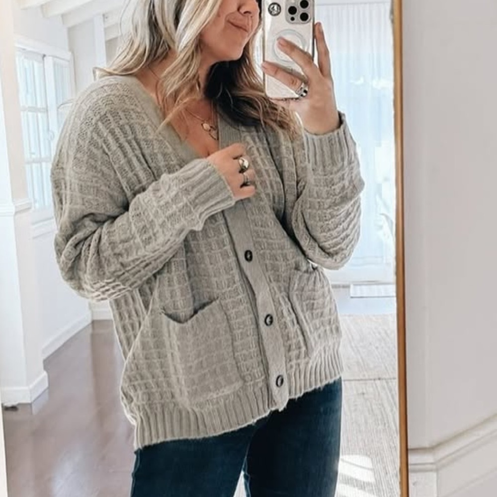 Carly Jean Los Angeles Abbie cardigan
